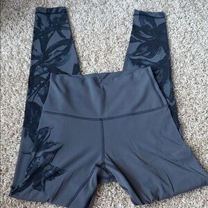 Floral align lululemon leggings! Size 4 inseam is 28”
